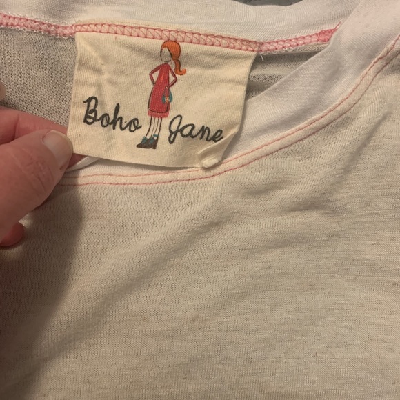 Boho Jane raglan T-shirt w embroidery on sleeves - Picture 2 of 6